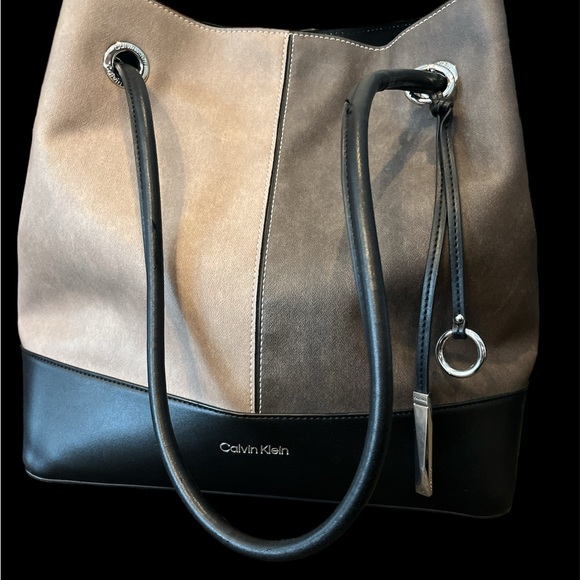 Calvin Klein tote - Picture 5 of 7